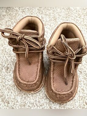 Twister infant baby Brown Lace-Up Moccasin Boots Sz 8.9/9